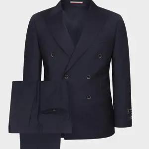 [롯데백화점]본 봄/가을 이태리 수입원단  피크드 스트라이프 더블수트 BN4SJA036NY_BN4SPA136NY