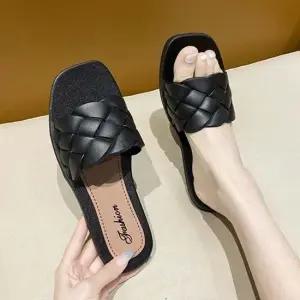 인기상품 캐주얼룩 우먼 낮은굽 트랜디 시즌와플 2색상 샌들 SL700 [WFLKNDW_260118]