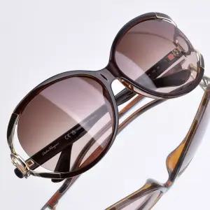 페라가모 버터플라이 선글라스 SF600S-220 오버핏 라운드 여성용