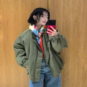 재너럴아이디어 standard UNI 패디드 볼륨 블루종 봄버 점퍼 KHAKI SBE3U07006