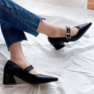 뾰족코 발등 펀칭 스트랩 통굽 미들굽 여성 구두Y