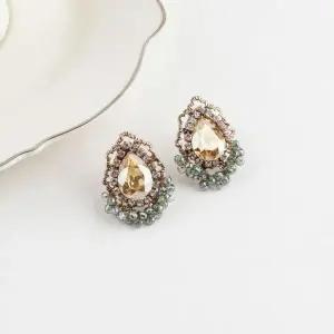 [셀러허브]여자 엔틱 비즈 브로치 그런지 크리스탈 귀걸이 (S13445494)