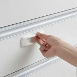 [하프클럽/셀러허브_여성트랜드패션]접착식 창문 만능손잡이 다락문 슬림