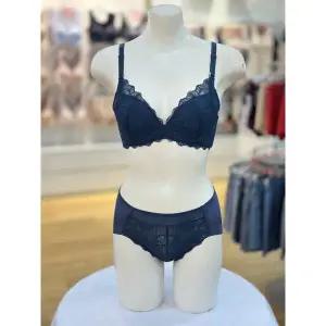 [파주점][트라이엄프]트라이엄프 여성 도트컵레이스와이어브라팬티 세트 TEWBRR 771NY