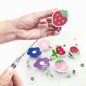 [하프클럽/]딸기 꽃 명찰 릴홀더 사원증