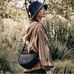 [롯데백화점]라코스테 닐리아 (NYLIA) 스몰 문백 KP NU5109Y55N000