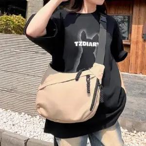 [하프클럽/]직장인 메신저백 캔버스백 직장인캐쥬얼 하프문 손가방