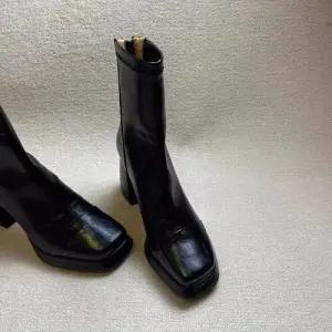 알마센 여성 앵클숏부츠 슈즈 프렌치 빈티지 앵클 부츠뒤 지퍼 슬림 부츠 힛템