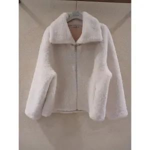 [메종블랑쉬](마산점)뽀글이카라점퍼 M261JMU101