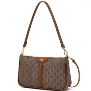 [닥스](강남점)DCWA6E801W2 [SAINT BARNET] 세인트바넷 브라운 DD패턴 미니 크로스백