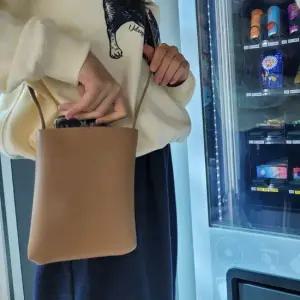 핸드폰가방 마이크로백 모카신베이지 미니핸드폰가방