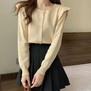 여성 세미크롭 단추 니트 가디건 1P 어깨프릴 간절기 단추니트가디건