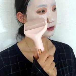 [하프클럽/]쿨링 롤러 페이스 마사지기