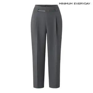 [미니멈][미니멈 에브리데이]벨티드 원 핀턱 세미 와이드 슬랙스 팬츠 (EC1TA001D)