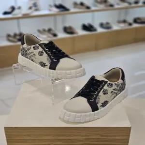 [미소페][미소페] by미소페 여성 플라워 자수 스니커즈 (4cm) 112510003 (P003758350)