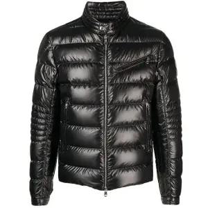 [명품] 1A00075 595ZJ 999 AUTHIE 오티 암로고 유광 다운 패딩자켓 블랙 남성 패딩