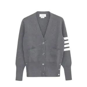 [톰브라운] 그레이 가디건 FKC207A