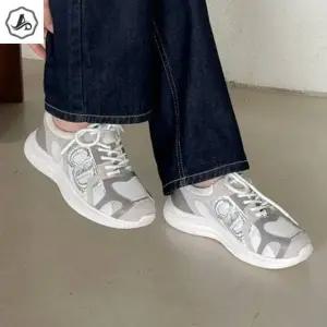 [애슬릿] 메쉬 가죽 러닝화 여성 캐주얼 운동화 스니커즈