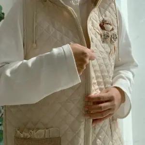 [텐바이텐]한스갤러리 겨울 앞치마 누빔 기모 패딩 방한 식당 김장 어린이집 앞