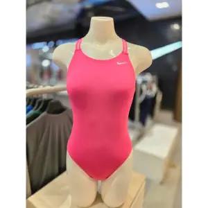 [롯데백화점]나이키 여성 하이드라스트롱 솔리드 스파이더백 NESSA003-678 하이퍼핑크