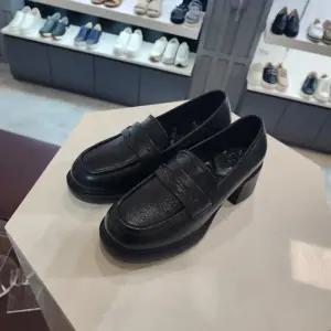 [엘칸토]엘칸토 HC10 여성6cm청키통굽로퍼검정 LCWD43U53919 (40832894)