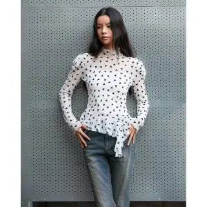 [에고이스트](강남점)[BLUE LABEL] 리본 메쉬 러플 티셔츠 (ER3OTL05)