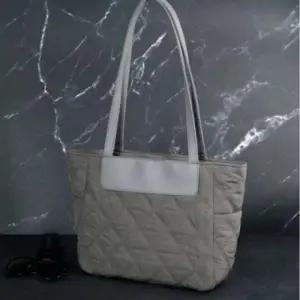 (색상 그레이)그레이 경량 패딩 숄더백 겨울 여자 직장인 가방