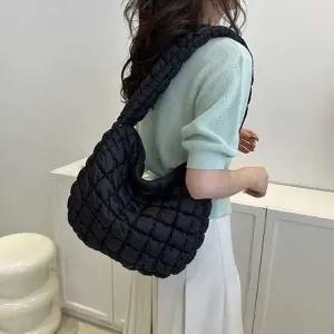 소프트 패딩백 구름백 보부상백 퀼팅백 2color