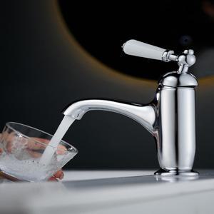 레트로 황동 싱글 핸들 분지의 수도꼭지 세라믹 세면기 탭 욕실 캐비닛 온수 및 혼합에 적합