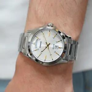 [카시오]데이데이트 남성 손목시계 아날로그 패션 데일리 메탈시계