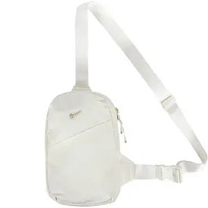 나이키 아우라 크로스바디 백 (HF7038-133)