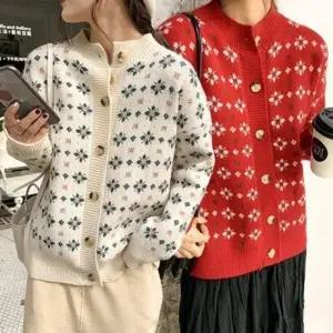 패션스타일 눈꽃 패턴 겨울 라운드 여성 가디건 데일리 니트