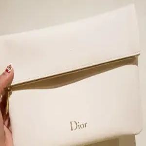 디올 뷰티 파우치 빅사이즈 아이보리 클러치 파우치 박스X