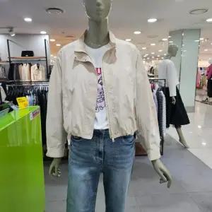 시슬리/애플아울렛/젤로 모크넥 크롭 점퍼 SAJPC4431