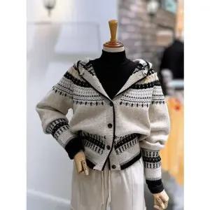 [갤러리아] [레코브]눈꽃패턴 후드 니트가디건(LC31E1KC902X)