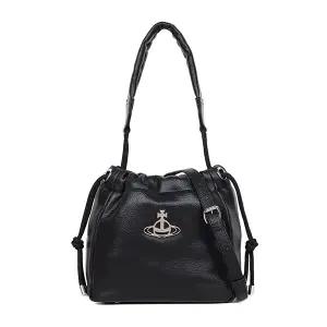 비비안웨스트우드 25FW 블랙 힐러리 스몰 크로스 버킷백 4C03000AU S000D N403