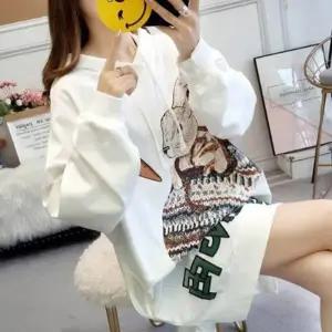 여유로운 박시핏 티셔츠 착용감이 편안하고 길이가 일어 원피스로 입을수 있는 여성 롱후드티