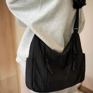 여성 크로스백 나일론 패브릭 조절끈 캐주얼 학생 가방