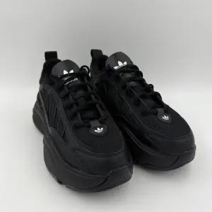 아디다스 오즈가이아 코어 블랙 IG6045