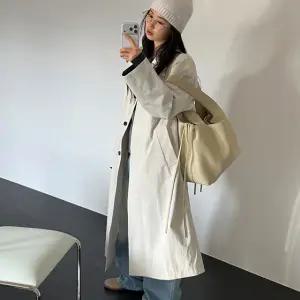 [메이비베이비] Darby Trench Coat (라잇베이지)