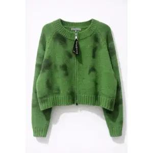 [롯데백화점]르니앤맥코이 쁘띠나염크롭니트집업 MN03CD070HJY