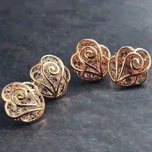 찬란한 장미 큐빅 귀걸이볼드 골드장미-WC7B543