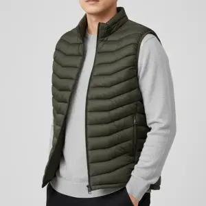 웰론 잔패딩 조끼 D24V402