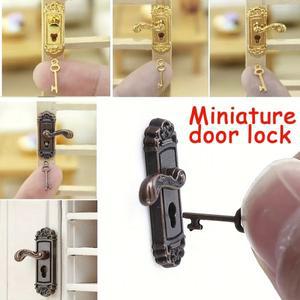 다미식 빈티지 미니어처 도어 핸들 1/12 스케일 인형 집 잠금 키 세트 DIY 액세서리 황동 손잡이 요정 미니