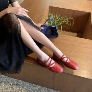 각코 086SGH43 밴딩 스트랩 사선 포인트 플랫슈즈 여자 심플