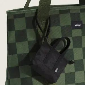 [반스](본점)VANS 반스 마이크로 퍼그 토트 키링 파우치 블랙 / VN000Q9CBLK