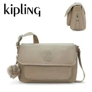 [키플링] 카메라백 크로스백 메신저백 달마 은은 베이지 KQABS04 SFTP..