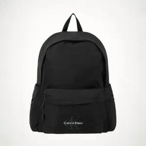 캘빈클라인 진 공용 CK 나일론 노트북 라운드 백팩 블랙 4D3114G 4D3114G-UB1 1701580