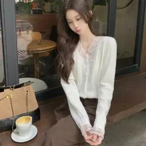 LL_T196 브이넥 레이스 꽈배기 니트 블라우스