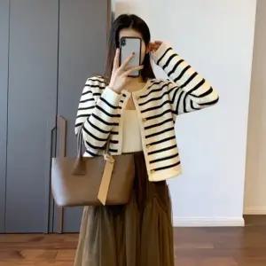 스트라이프 라운드넥 가디건 OSM-1006086